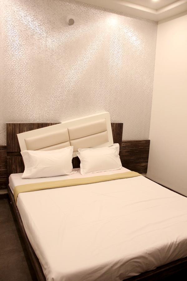 Hotel Vrinda Latur Экстерьер фото